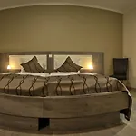 Burghotel Hotel 3*