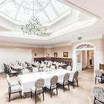 Burghotel Otel