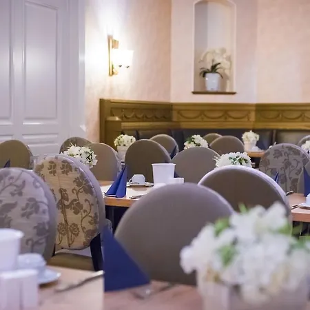Burghotel Hotel 3*